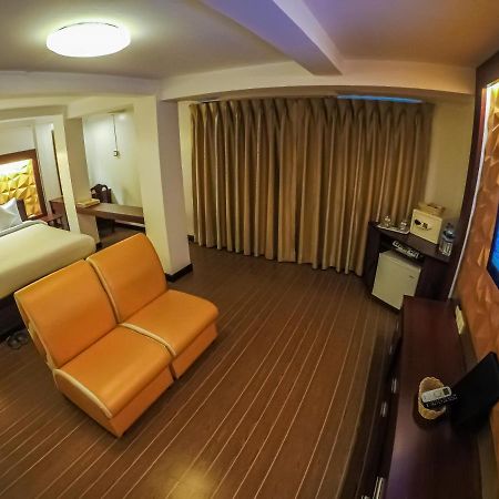 Clover Hotel Yangon Exterior foto