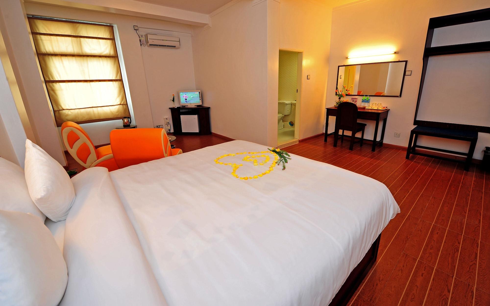 Clover Hotel Yangon Exterior foto