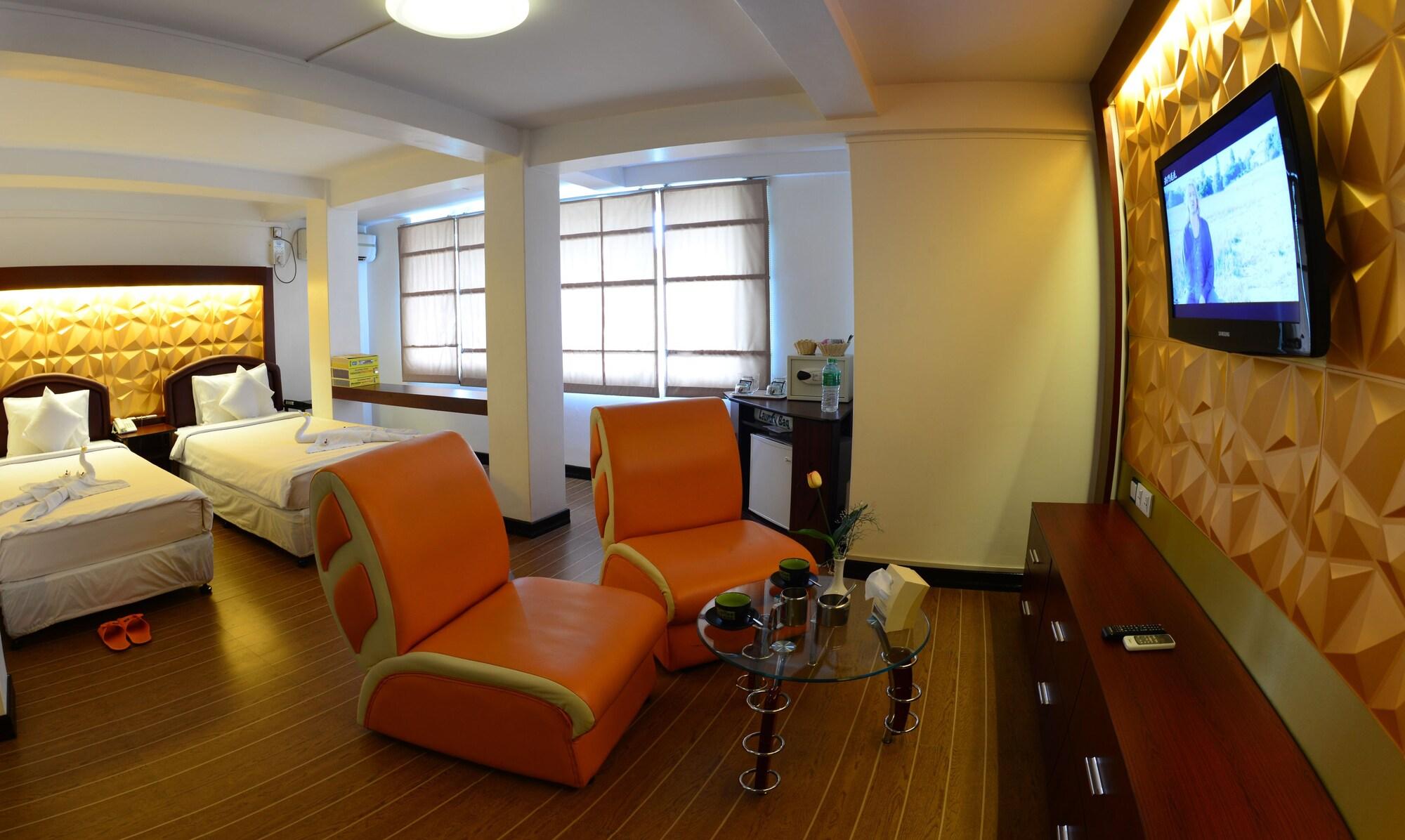 Clover Hotel Yangon Exterior foto