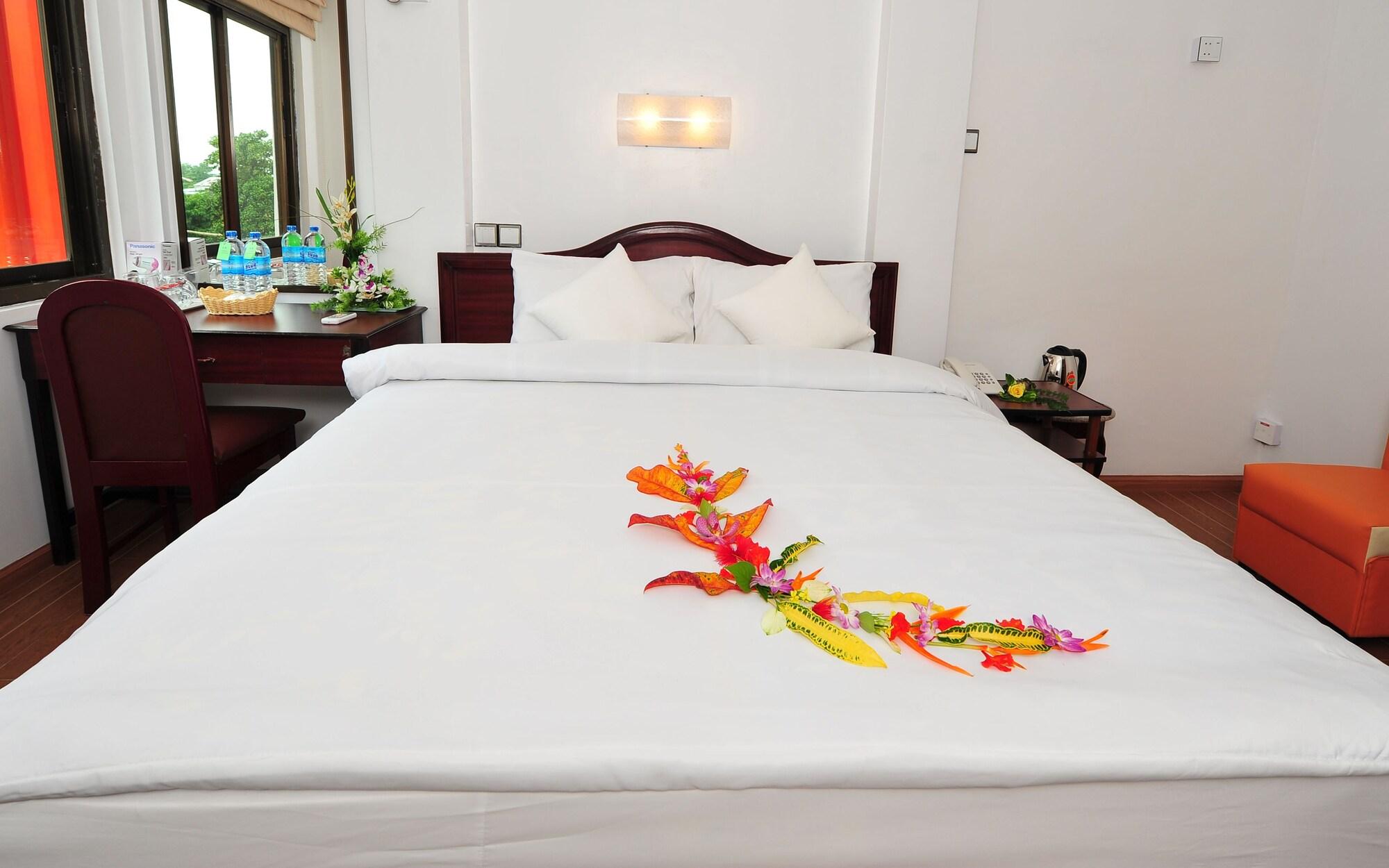 Clover Hotel Yangon Exterior foto