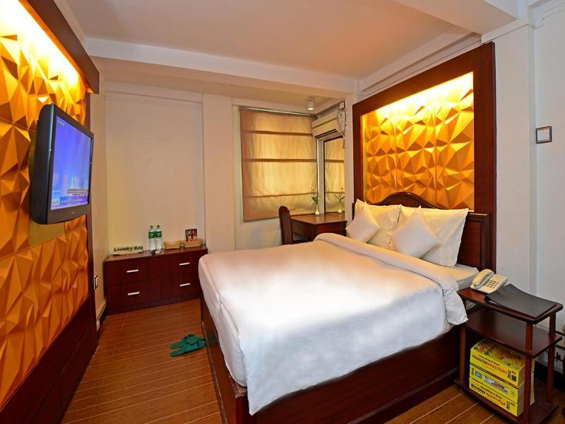 Clover Hotel Yangon Exterior foto