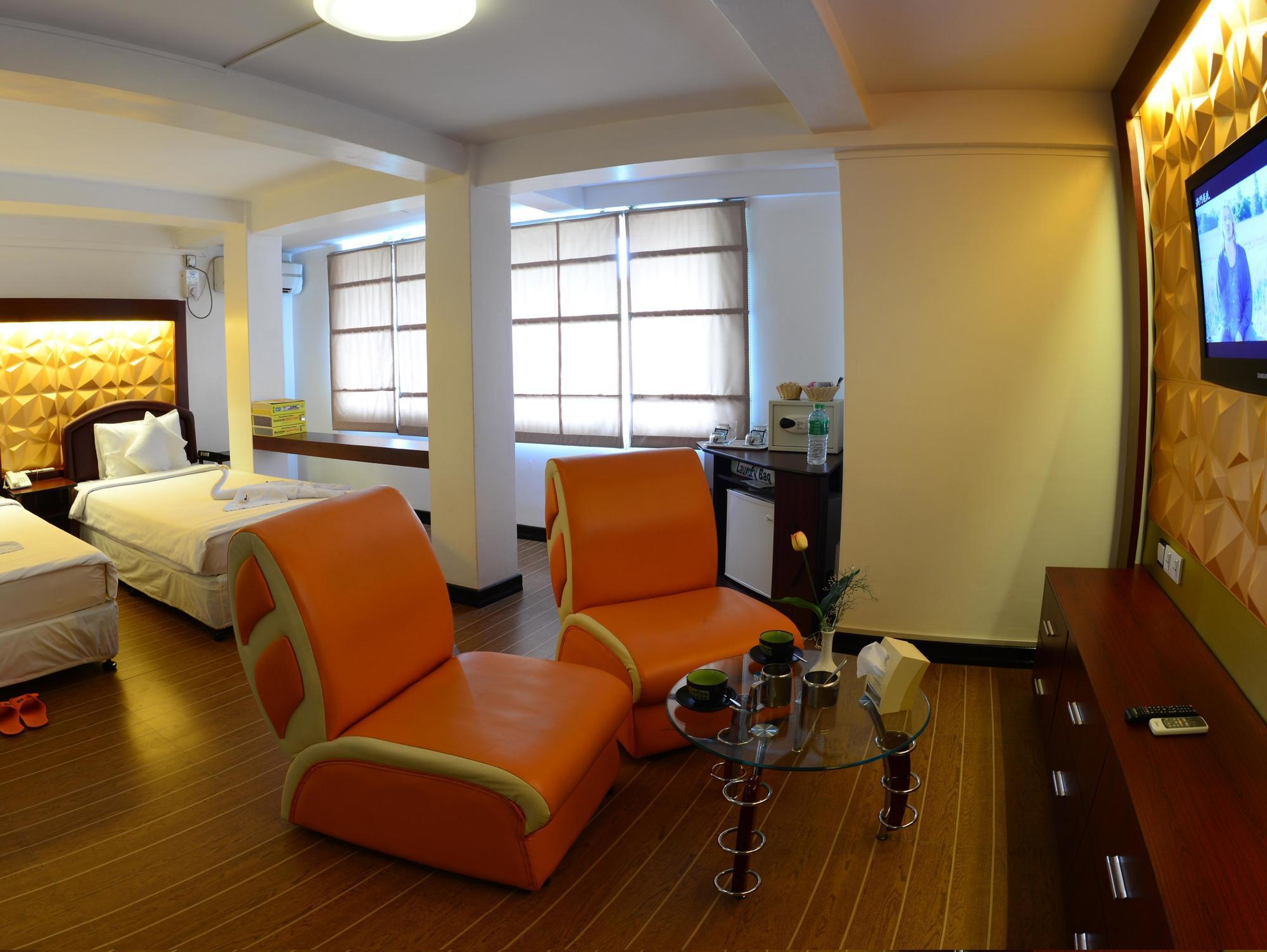 Clover Hotel Yangon Exterior foto