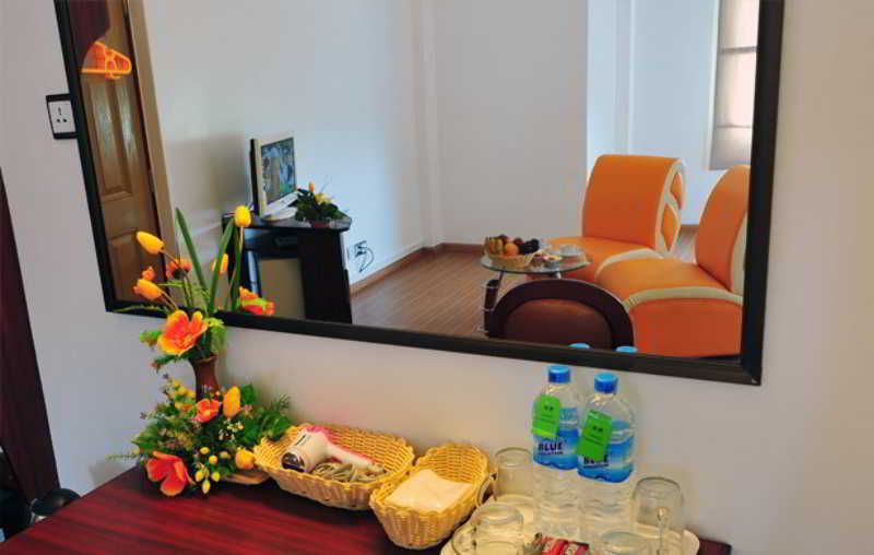 Clover Hotel Yangon Exterior foto