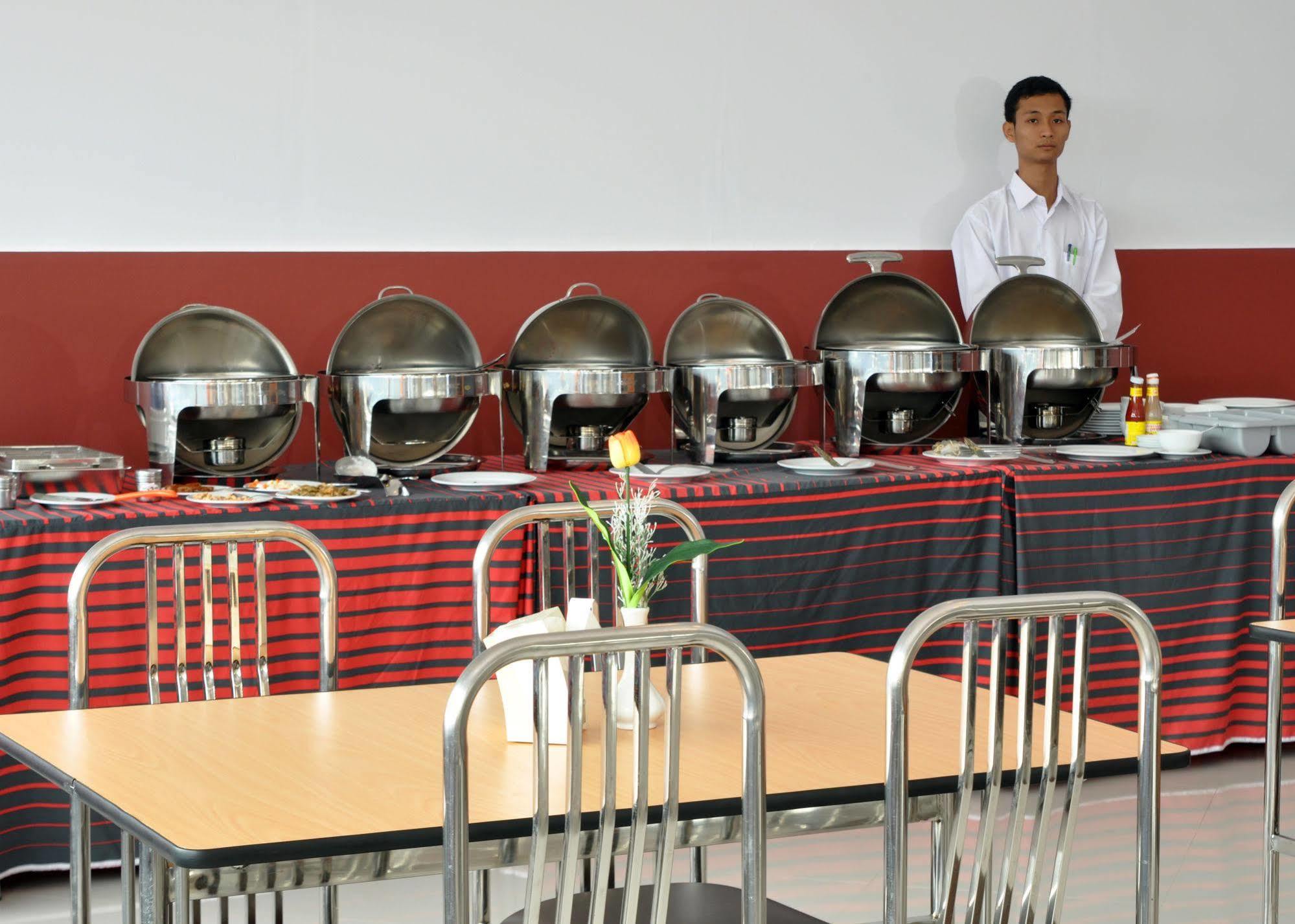 Clover Hotel Yangon Exterior foto