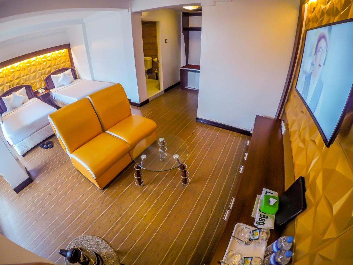 Clover Hotel Yangon Exterior foto
