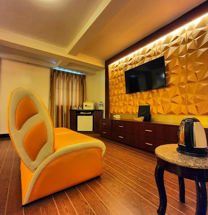 Clover Hotel Yangon Exterior foto